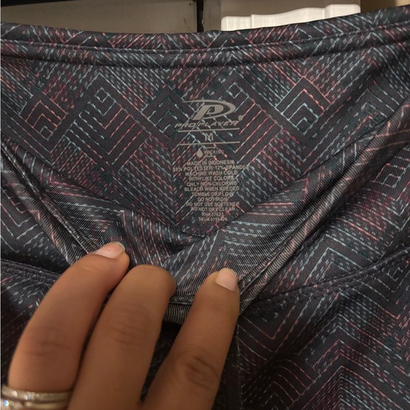 Pro Player Black and Red Geometric Leggings - Picture 2 of 3